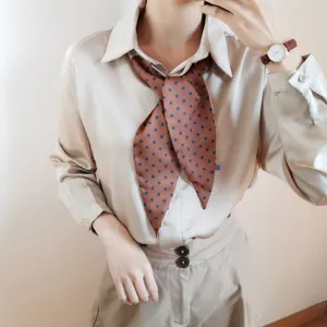 Foulard skinny à pois marron pour femme, élégant ruban de soie pour chemise et costume.