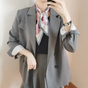 Foulard da donna in seta con stampa cuori, piccolo fazzoletto versatile primavera.
