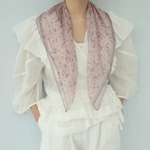 Foulard quadrato in seta chiffon con stampa floreale da donna 70cm estate elegante