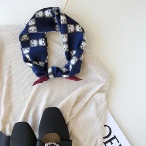 Luxe zijden sjaal voor dames, elegante geometrische halsdoek, stijlvolle haarband.