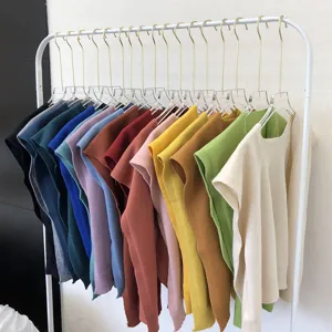Einfarbiges Strick Cape vielseitiger Pullover Schal modisches Strickoberteil Detailansicht.