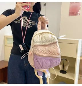 Zaino mini torta arricciato carino da donna, zainetto casual multicolore per uso quotidiano.