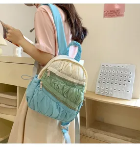 Mini zaino pieghettato stile torta carina per donne, borsa scolastica leggera per viaggi.