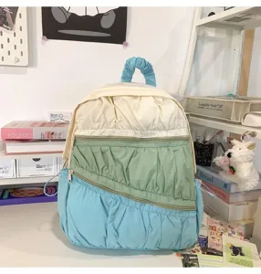 Mini zaino plissettato dolce torta, zainetto da viaggio leggero e colorato per uso quotidiano.