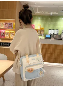 Sac bandoulière en toile pour femme, cabas mignon avec pendentif ours et grande capacité.