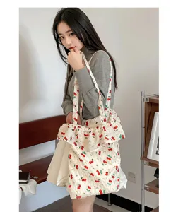 Schicke Kirschen Netz Umhängetasche für Damen, süße Rüschen Chiffon Tasche für den Sommer.