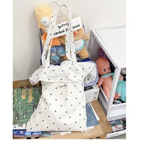 Chiffon Rüschen Umhängetasche für Damen, süße florale Tragetasche für Sommerurlaub und Alltag.