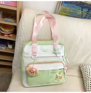 Joli sac cabas en toile pastel pour écolières avec pendentif ours mignon et étoile.