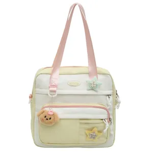 Sac cabas décontracté étudiante, joli sac bandoulière grande capacité avec adorable pendentif.