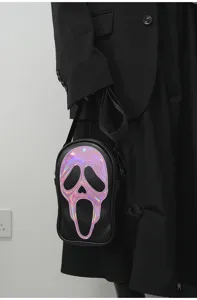 Sac bandoulière Ghostface unique avec design holographique pour un look streetwear tendance.
