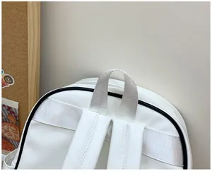Sac à dos en cuir PU blanc vue détaillée du haut, cartable décontracté, sac d'étudiant élégant.