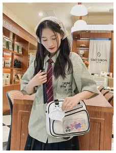 Borsa a tracolla ita trasparente in stile giapponese con tasca frontale e tracolla.