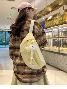 Sac bandoulière tendance pour femme en nylon decontracté sac de poitrine jaune vif chic.