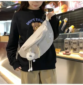 Sac de poitrine en nylon pour femme sac bandoulière décontracté tendance style quotidien.