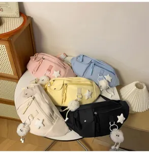 Sac de poitrine en nylon pour femme sac bandoulière décontracté banane pour voyage quotidien.