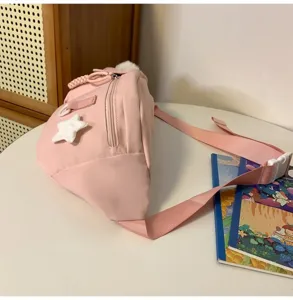 Sac de poitrine en nylon rose avec étoile, sac bandoulière décontracté vue détaillée.