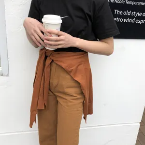 Ensemble gilet en tricot et t-shirt style coréen, tenue mode décontractée détail quotidien.