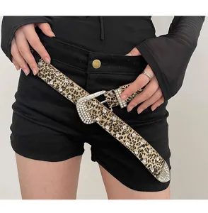 Eleganter cintura leopardata da donna con strass brillanti e fibbia in stile western.