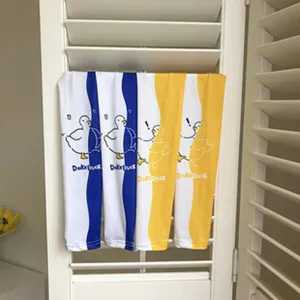 Sommer Kühlende Armstulpen mit süßem Cartoon-Enten-Druck für Sonnenschutz im Freien.