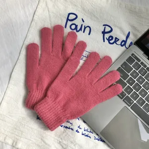 Gants d'hiver tricotés roses unicolores pour femmes et hommes, doux et chauds à porter au quotidien.