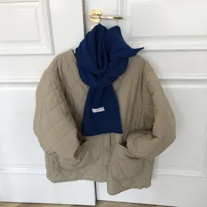 Écharpe en laine tricotée unie pour femmes d'hiver, chaude, élégante et décontractée pour manteau.
