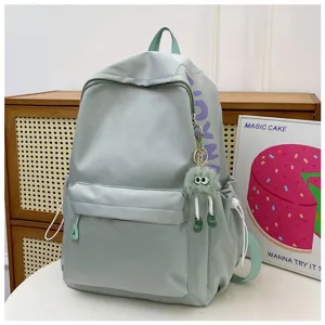 Casual sage green σακίδιο πλάτης για γυναίκες, σχολική τσάντα μεγάλης χωρητικότητας με μπρελόκ.