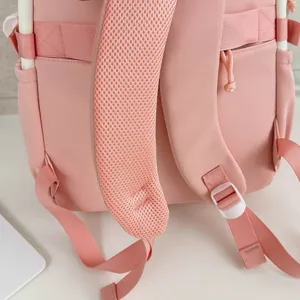 Rosa Schulrucksack atmungsaktiver Mesh Schulterriemen Detail mit weicher Polsterung.