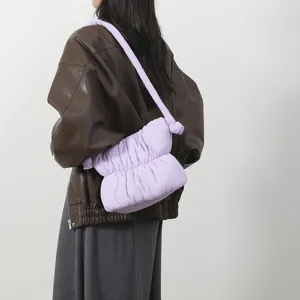 Bolso de hombro acolchado plisado estilo coreano, bolso casual de nylon acolchado.