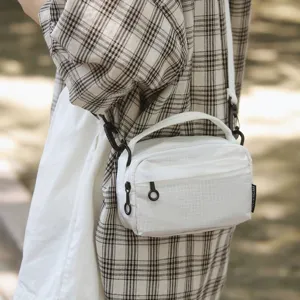 Weisse Gitter Umhaengetasche laessige Nylon Schultertasche leichte Handtasche Alltag