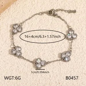 Edelstahl Kleeblatt Charm Armband mit glitzernden Zirkonsteinen, verstellbare Länge für Damen.
