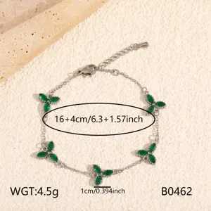 Edelstahl grüne Stein Blume Armband Detailansicht, elegantes Mode Schmuck Accessoire.
