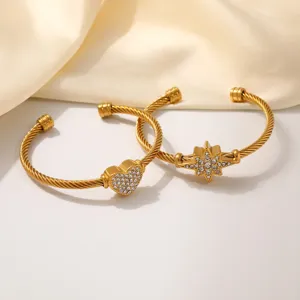 Mode Roestvrij Staal Gedraaid Kabel Open Armring Strass Hart Ster Bedel Achttien Karaat Vergulde Manchet Armband Voor Dames