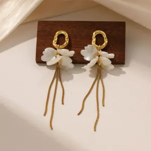 Stainless steel retro floral tassel earrings for women, ins style elegant drop earrings.