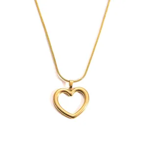 Elegant gold heart pendant necklace titanium steel geometric clavicle chain fashion jewelry