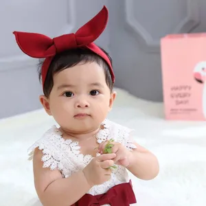 Fascia per capelli neonata stile coreano con orecchie di coniglio rosse in cotone spaziale.