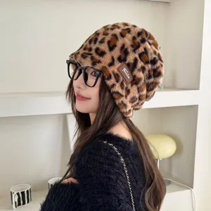 Γυναικείο Χειμερινό Ζεστό Λούτρινο Καπέλο Beanie με Λεοπάρ Σχέδιο και Τεχνητή Γούνα Προστασία Αυτιών Μόδα Casual