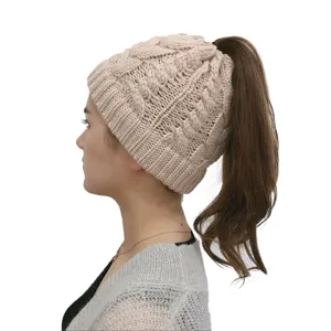 Berretto coda di cavallo donna maglia treccia inverno caldo spesso elastico beige