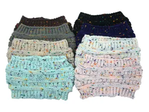Berretto in maglia con coda di cavallo colorato cappello aperto invernale caldo dettaglio