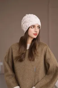 Donna inverno caldo berretto in maglia elegante slouchy cappello con dettagli strass.
