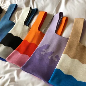 Schicke gestrickte Handtasche mit Farblock-Design, lässige Damen Schultertasche aus Strick