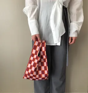 Nischen-Design Strick-Handtasche mit trendigem dreifarbigen Karomuster für Frauen stilvoll