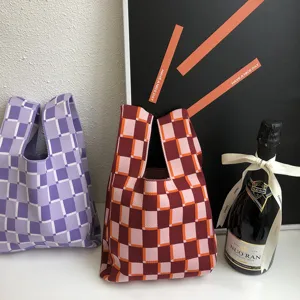 Mini gestrickte karierte Tasche mit hochwertiger Textur, lässige japanische Handtasche.