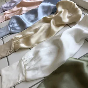 Elegante Sonnenschutz Ärmel aus Maulbeerseide im Set, leichte Armschützer in schönen Farben.