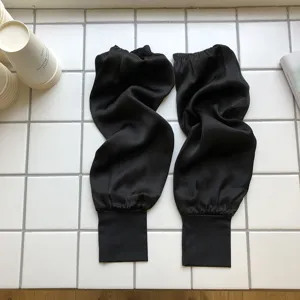 Schwarze Seiden-Armlinge für den Sommer, leichte, lockere Eisseide-Ärmel für Damen.