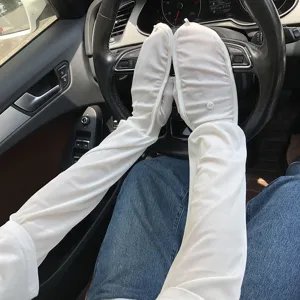 Weiße Eisseide Sonnenschutz Ärmel, voller Handschutz Design für den Outdoor Fahrbereich.
