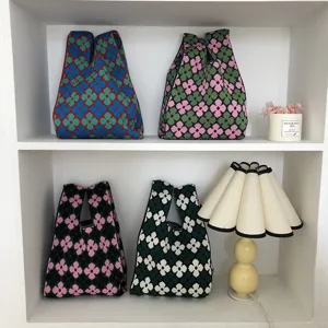 Gestreickte Blumen Handtasche mit Klee Muster, lässige modische Umhängetasche für Damen.
