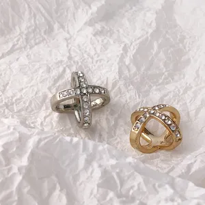 Elegantes Kristall Schalring Set mit funkelnden Strasssteinen für Damenbekleidung.