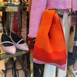Bunte dreifarbige Strick-Tragetasche, stilvolle Achsel-Schultertasche für Damen im Alltag.
