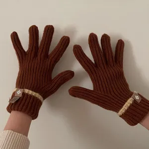 Brown knitted gloves for women, winter warm touch screen knit gloves with cute cuff patch.