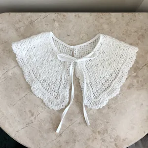 Weißer spitzen kragen häkelspitze falscher kragen vintage stil dekorativer blusenkragen